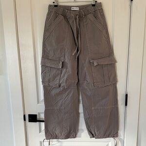 Zara Women's Gray Cargo Pants